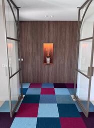 Isolation Mix Color mix SONE / Interface / Boucle (lussenpool) / 50 cm x 50 cm / Mix, Rood, Blauw, Groen