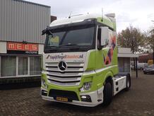 De nieuwe TapijtTegelStunter truck