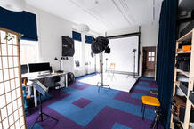 Fotostudio in het Batavierhuis te Rotterdam.

Heuga 584 Purple en Heuga 727 Blue