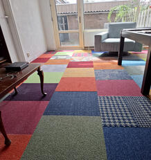 Onze klant voelt zich alsof hij in een schilderij woont met de Shades of Color, prachtig gelegd in halfsteens/Ashlar patroon.